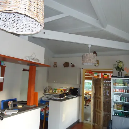Camping La Bergerie Plage Кемпинг Йер