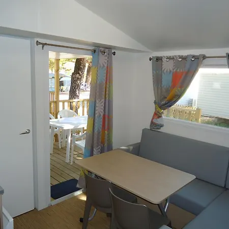 Camping La Bergerie Plage イエール
